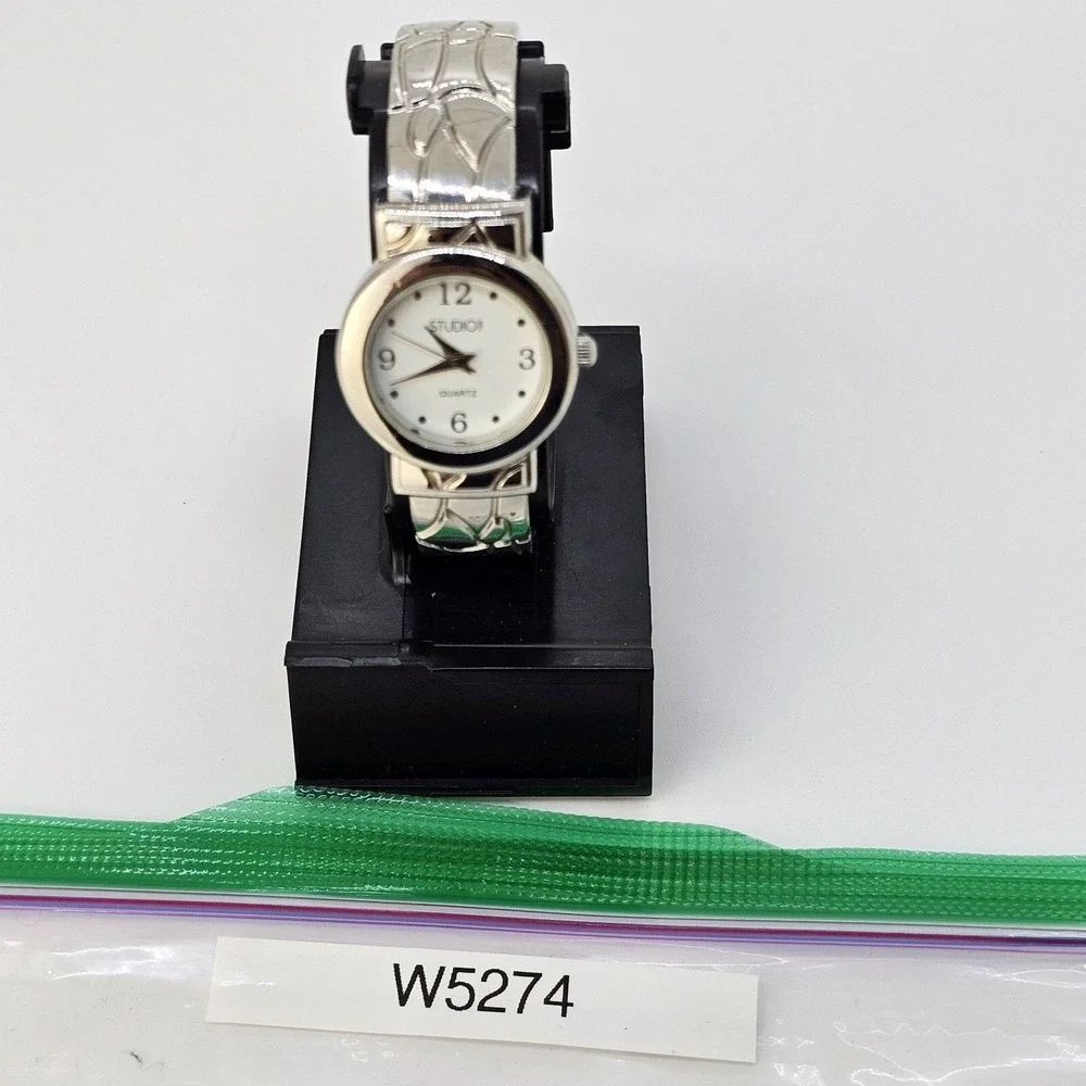 Studio 30MM Women's Bracelet Watch White‎ Dial Gray Bands 5.5